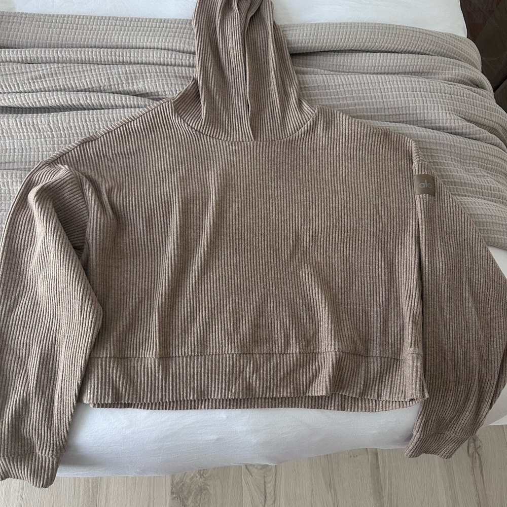 ALO Yoga Ribbed Cropped Hoodie in Taupe